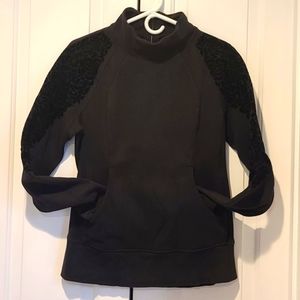 Women's Lululemon Pullover Size 8